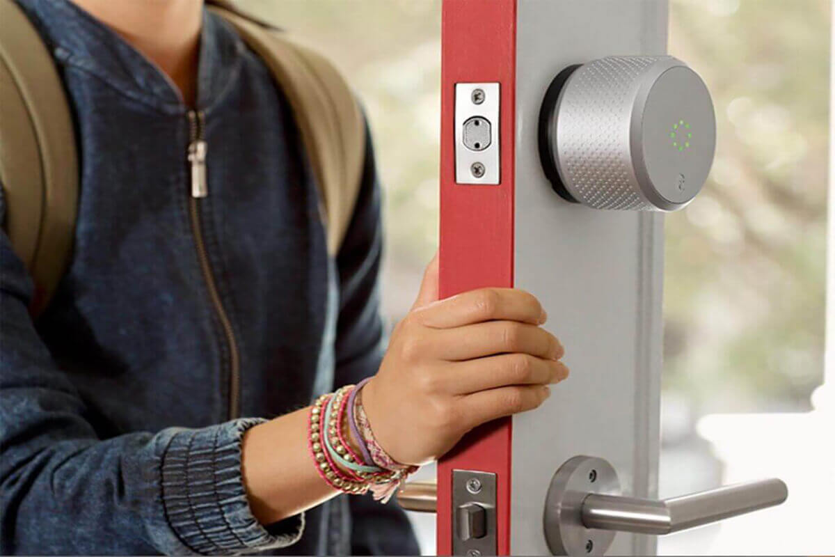 Smart Door Lock Airbnb Integration and Easy Guest Access