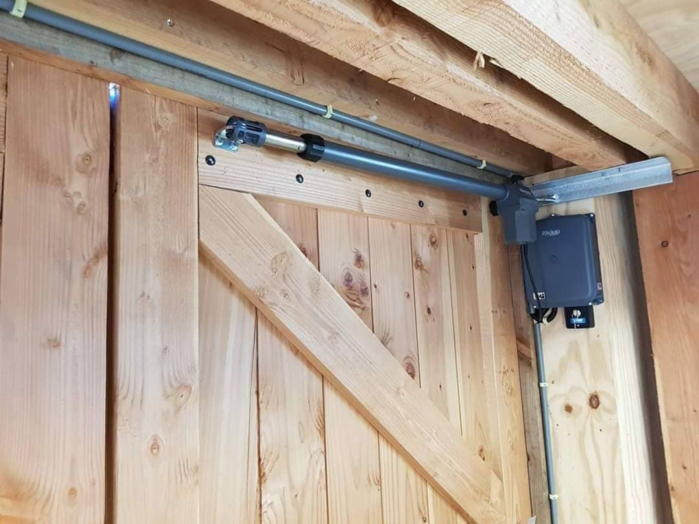 Smart Garage Door Sensor Placement: Ensure Proper Functionality