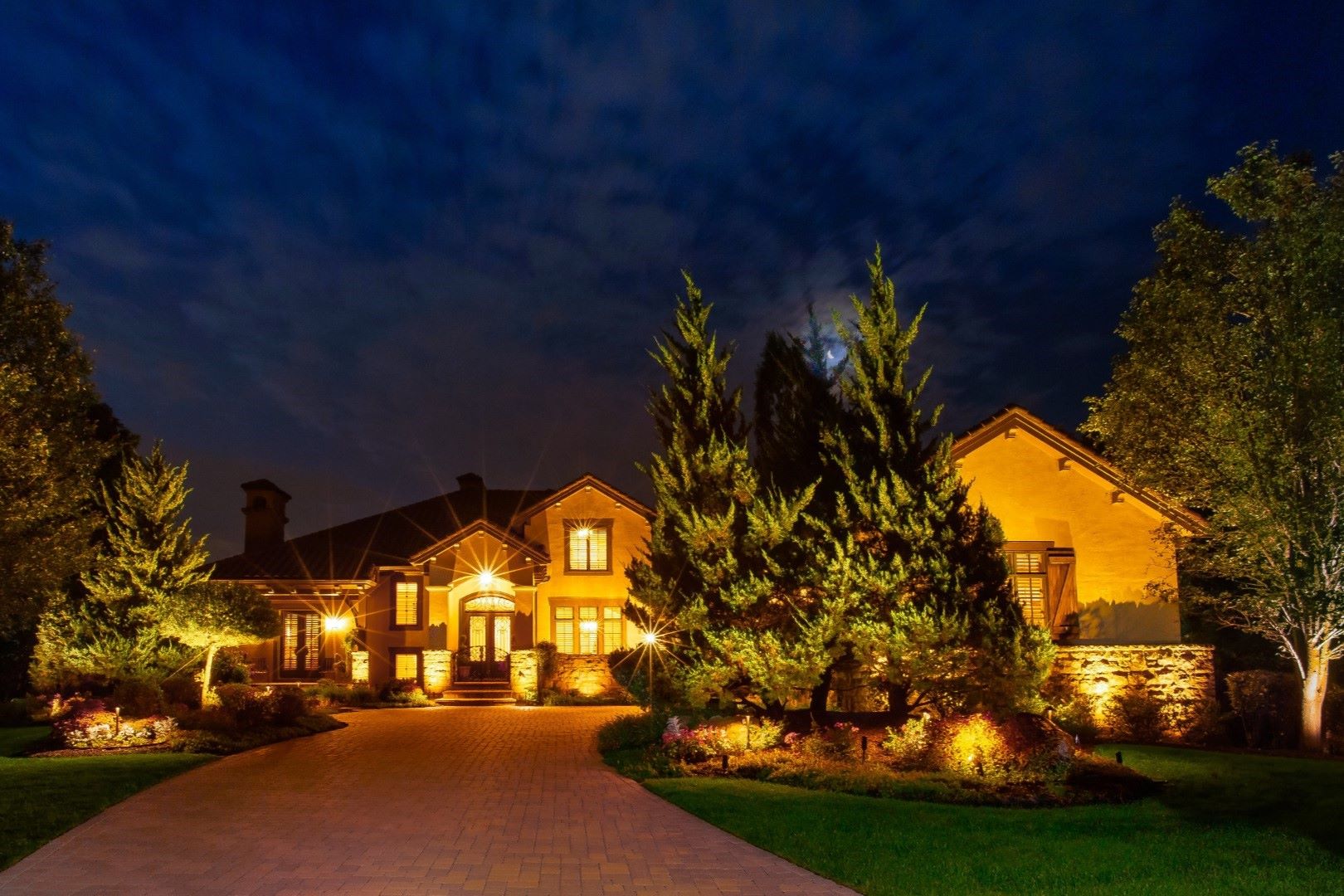 Upgrading Your Home’s Landscape Lighting DIY Installation