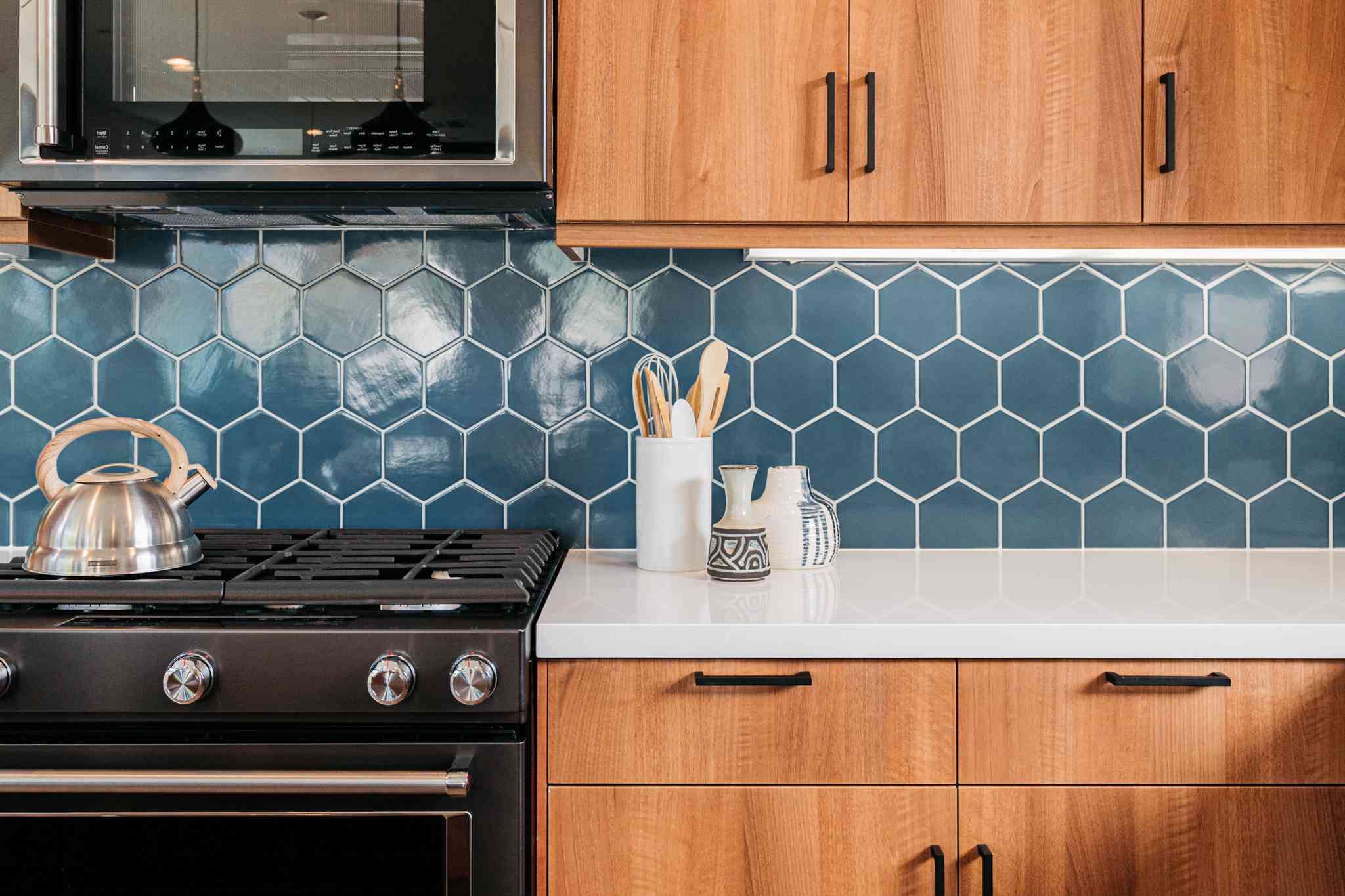 DIY Guide To Installing A Kitchen Tile Backsplash With Photocatalytic Self-Cleaning Tiles