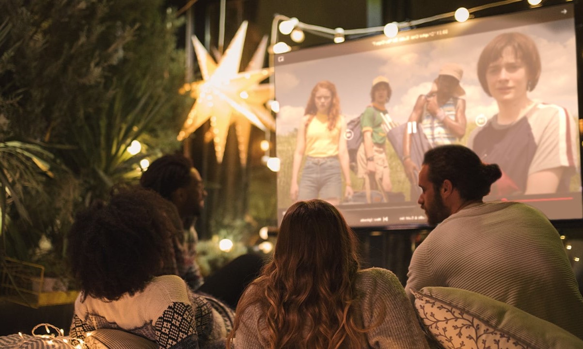 Outdoor Movie Projector Setup for Backyard Cinema Essentials