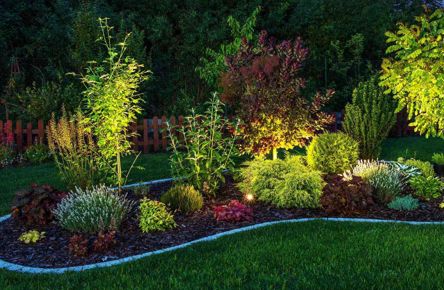 Upgrading Your Home’s Exterior With DIY Landscape Lighting