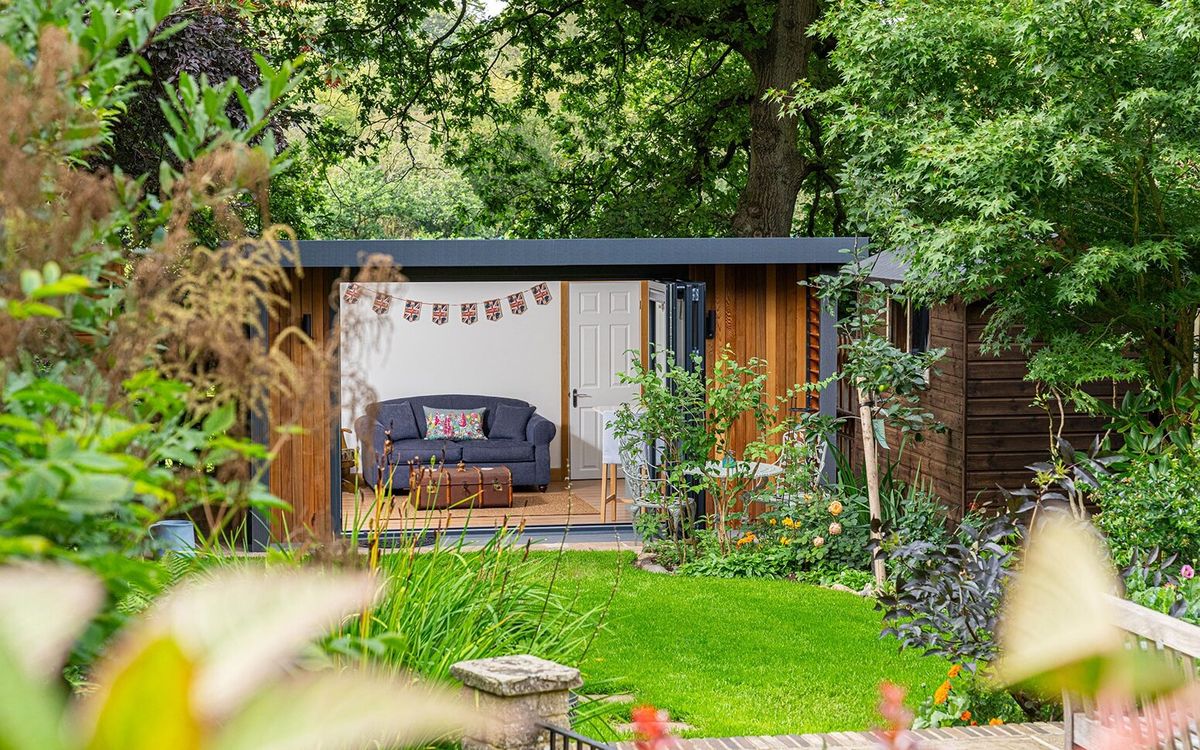 Bring The Outdoors In With Garden Room Designs