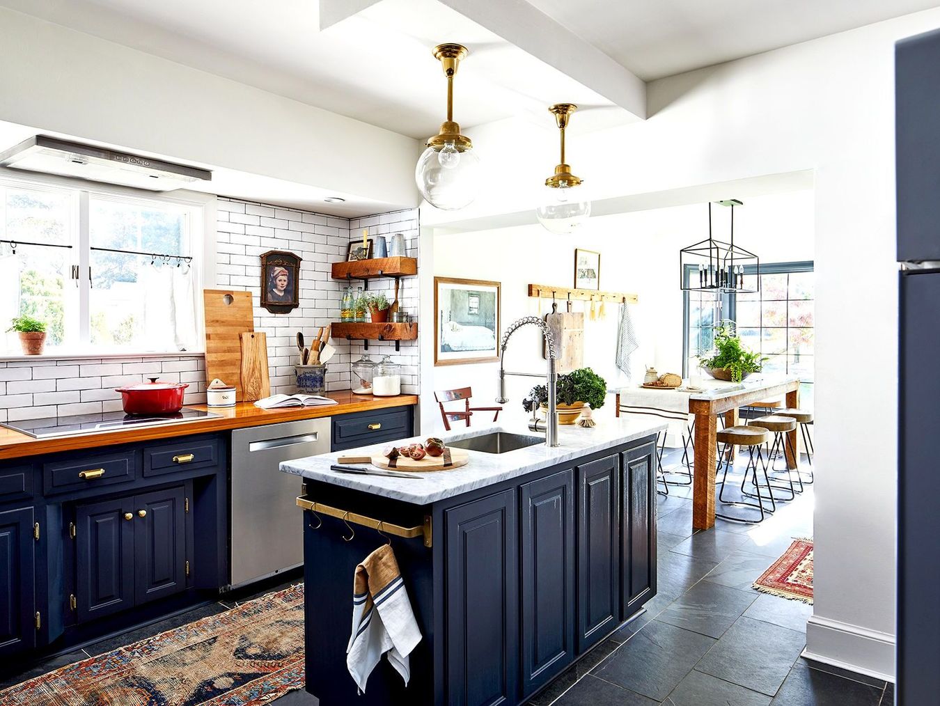 Navy And Gold Kitchens: Timeless Elegance Meets Modern Style