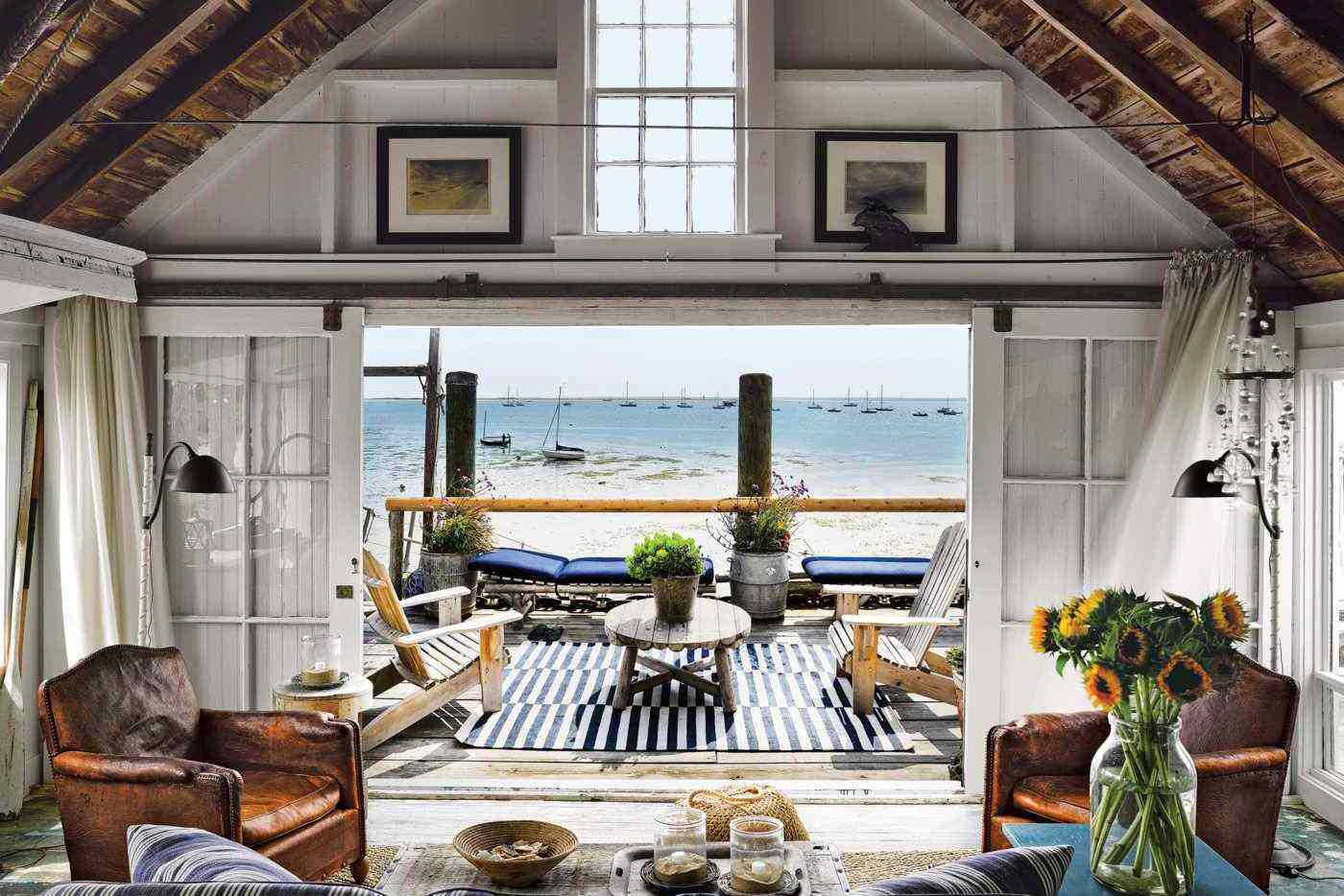 New England Charm: Coastal Cottage Vibes