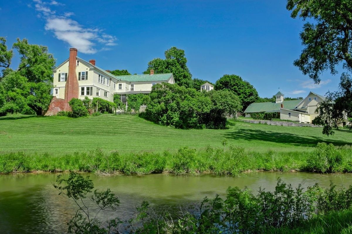 New England Charm: Tour A Restored 18th-Century Farmhouse