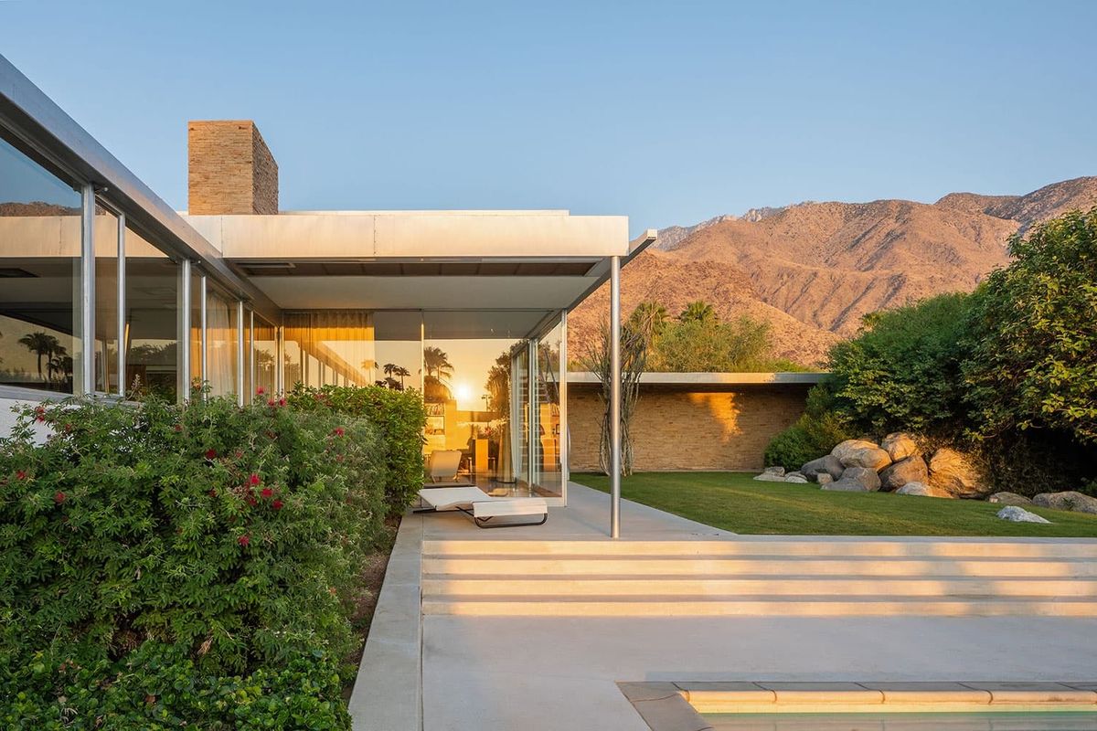 Palm Springs Oasis: Mid-Century Desert Chic