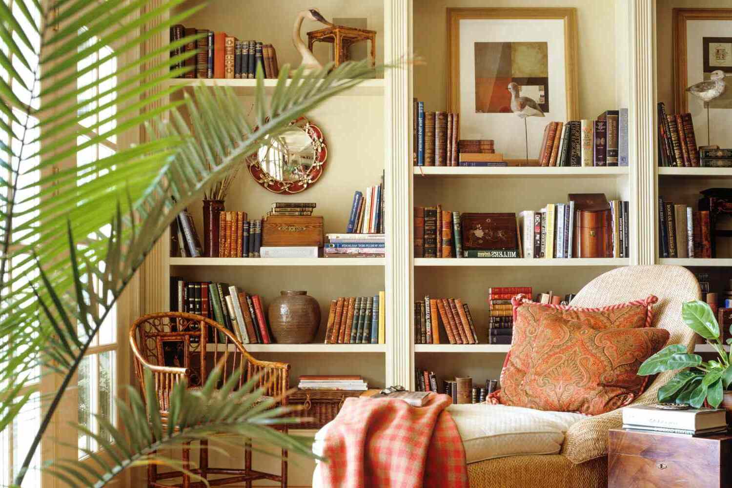 10 Tips For Organizing Your Bookshelves