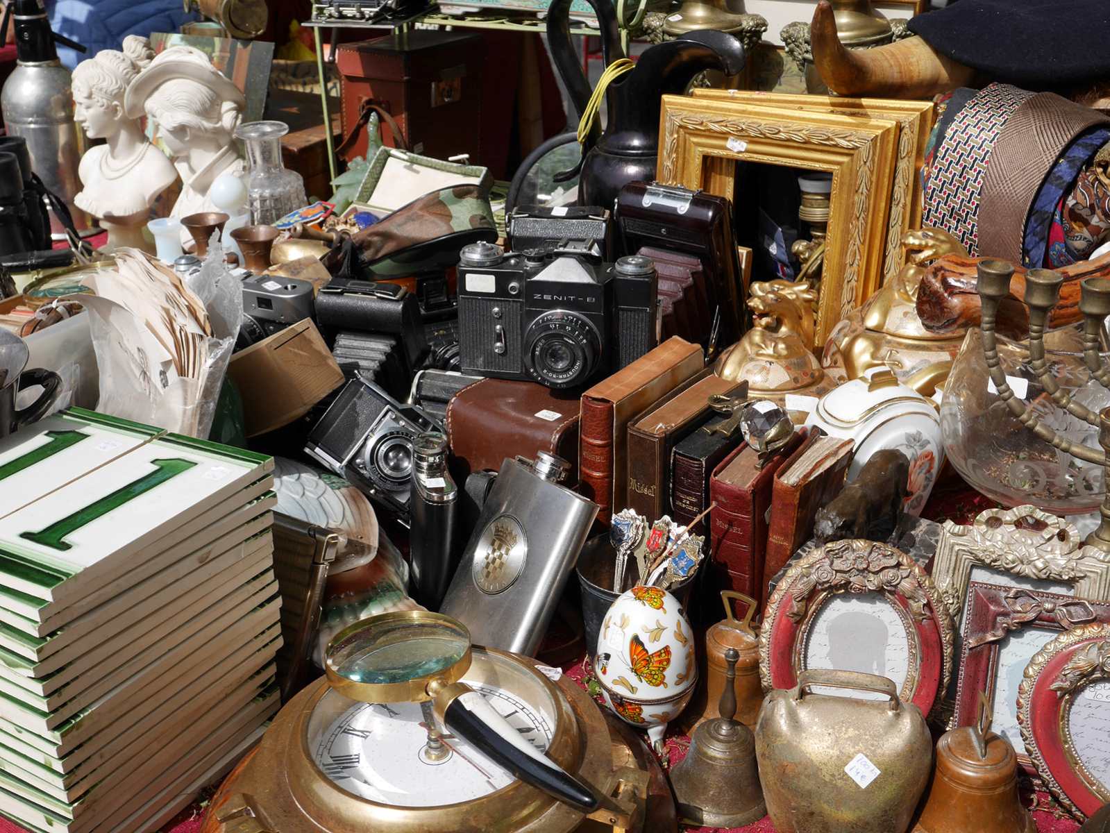 Navigating Vintage Market Finds: What To Look For