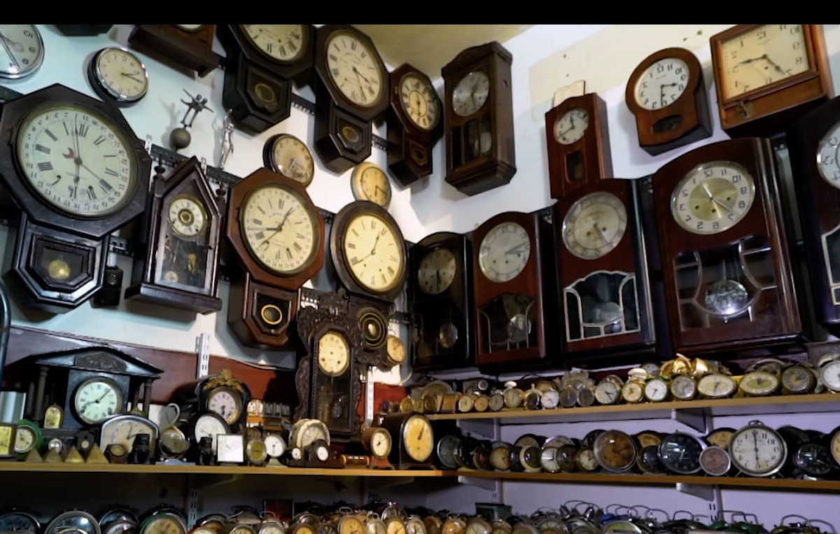 Starting A Collection Of Antique Clocks