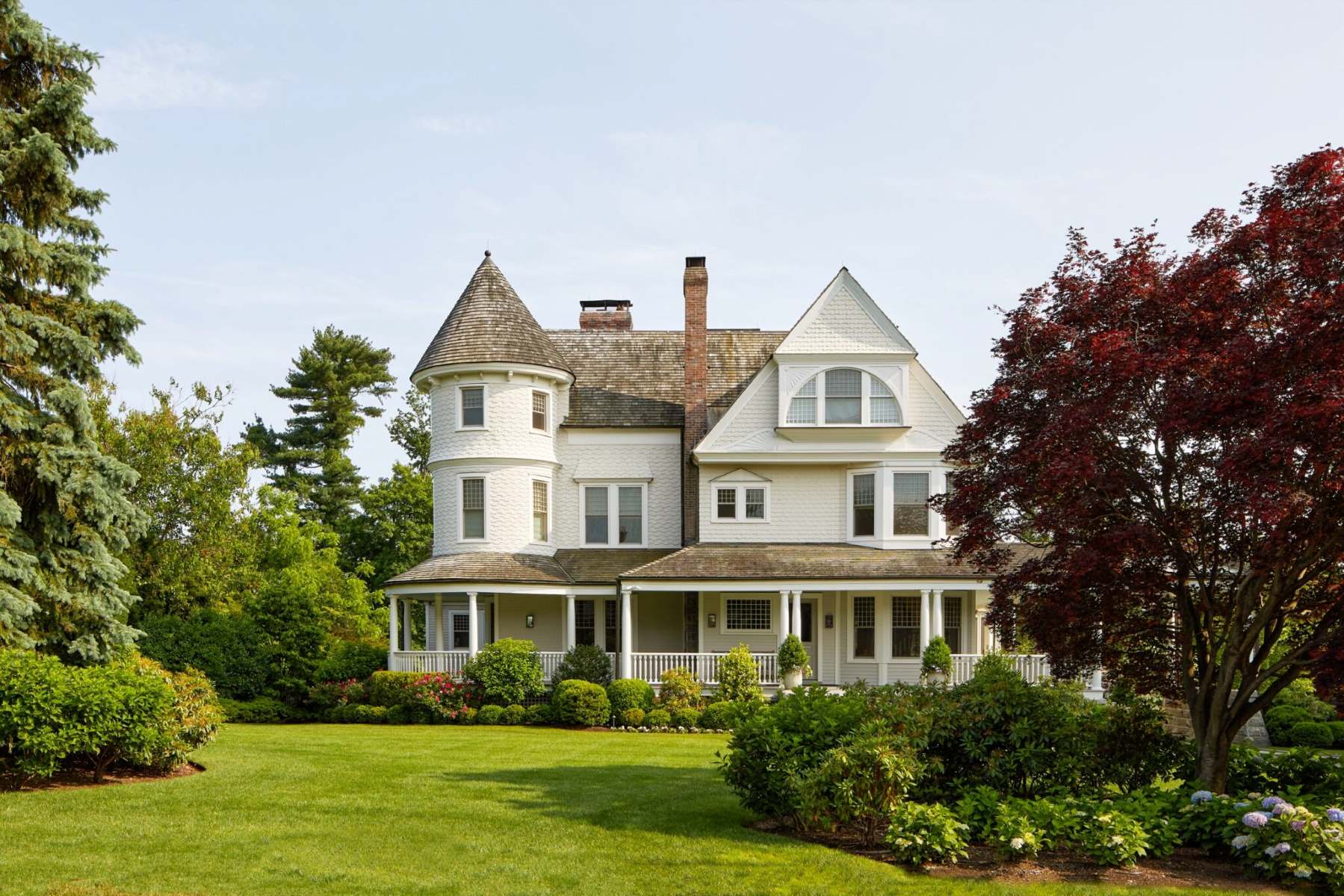 Tour A Beautifully Restored Victorian Farmhouse In Georgia